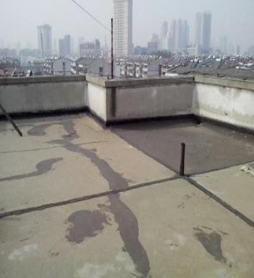 牡丹江市漏水维修 楼顶漏水是什么原因，楼顶漏水维修方法是什么?